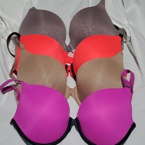 Lot of 4 Victoria Secret bras